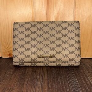 Michael Kors Jet Set Convertible Cross-Body Clutch Without Body Strap